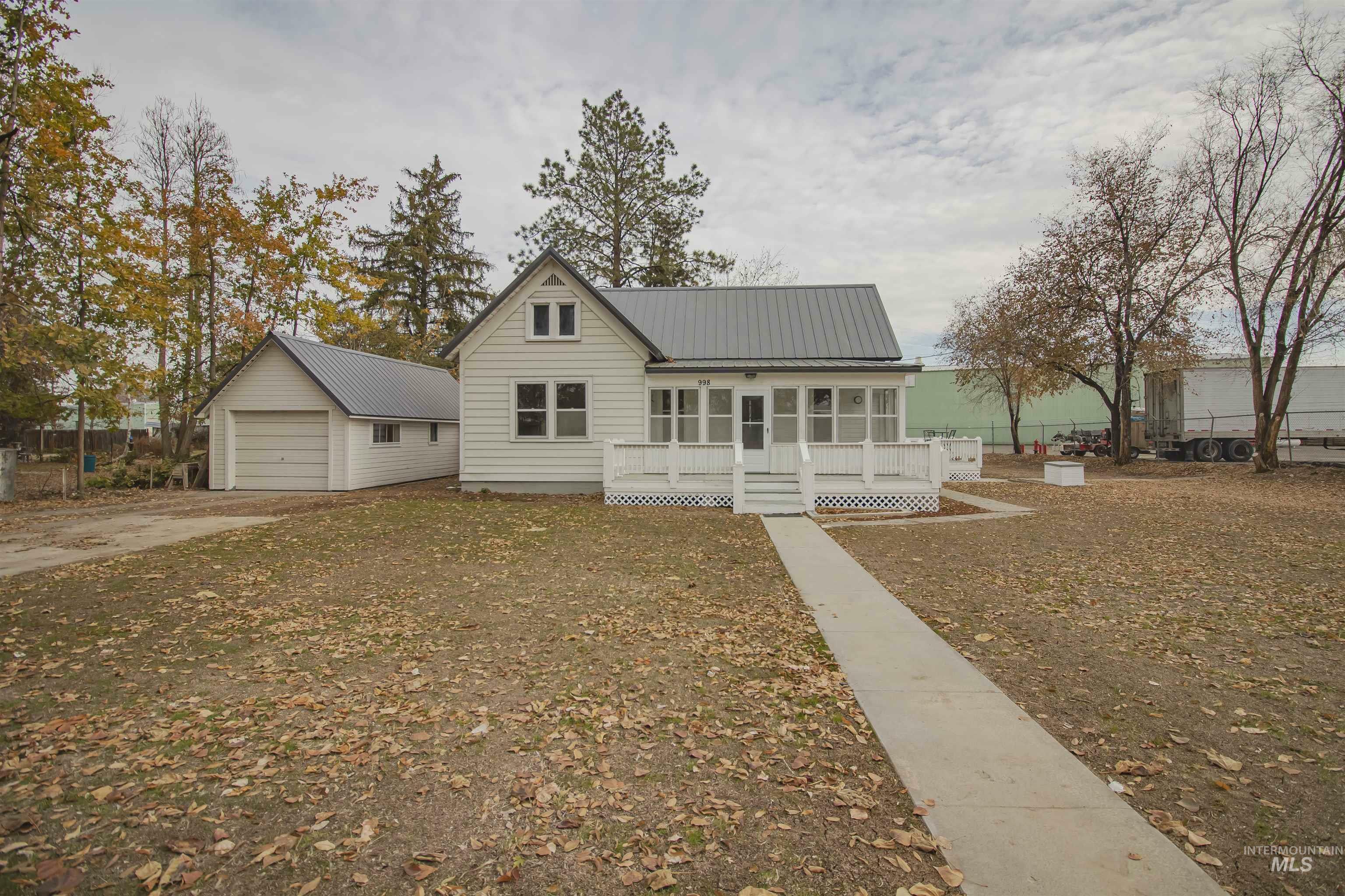 Property Photo:  998 N 9th Street  ID 83661 