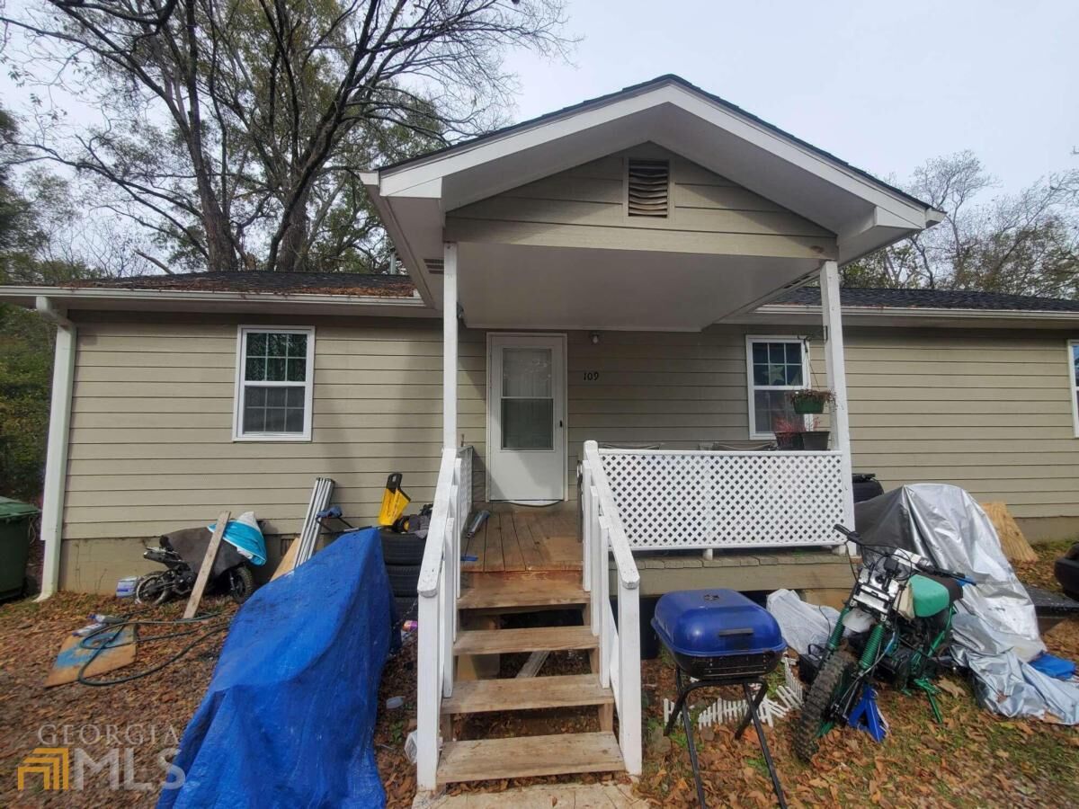 Property Photo:  109 Quincy Avenue  GA 30223 