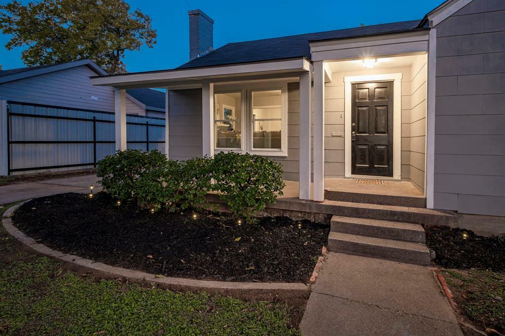Property Photo: 140 Blevins Street TX 76111