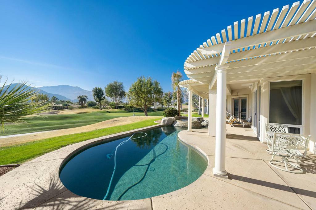 Property Photo: 78640 Castle Pines Drive CA 92253