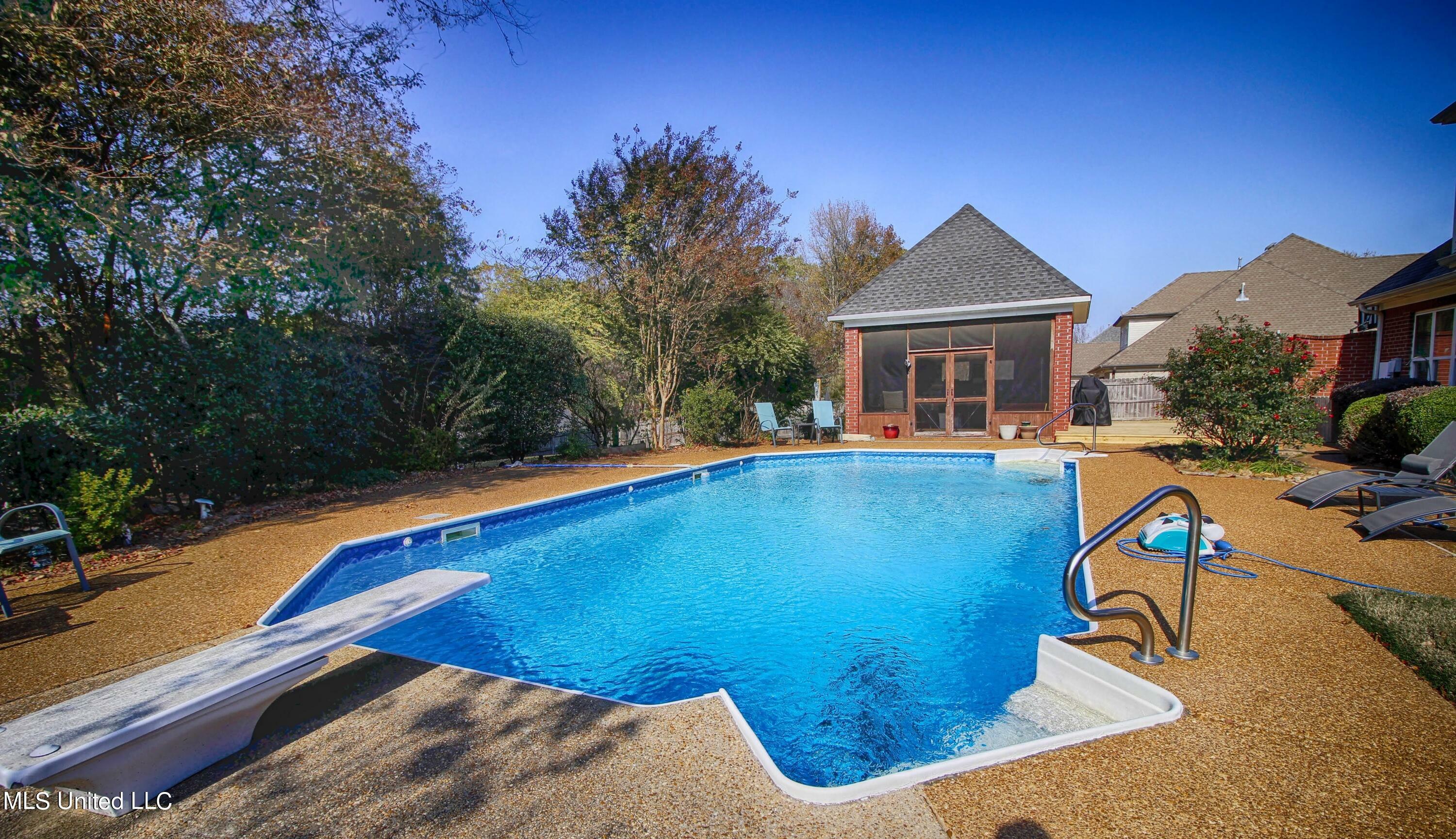 Property Photo:  4271 Trumpington Cove  MS 38672 