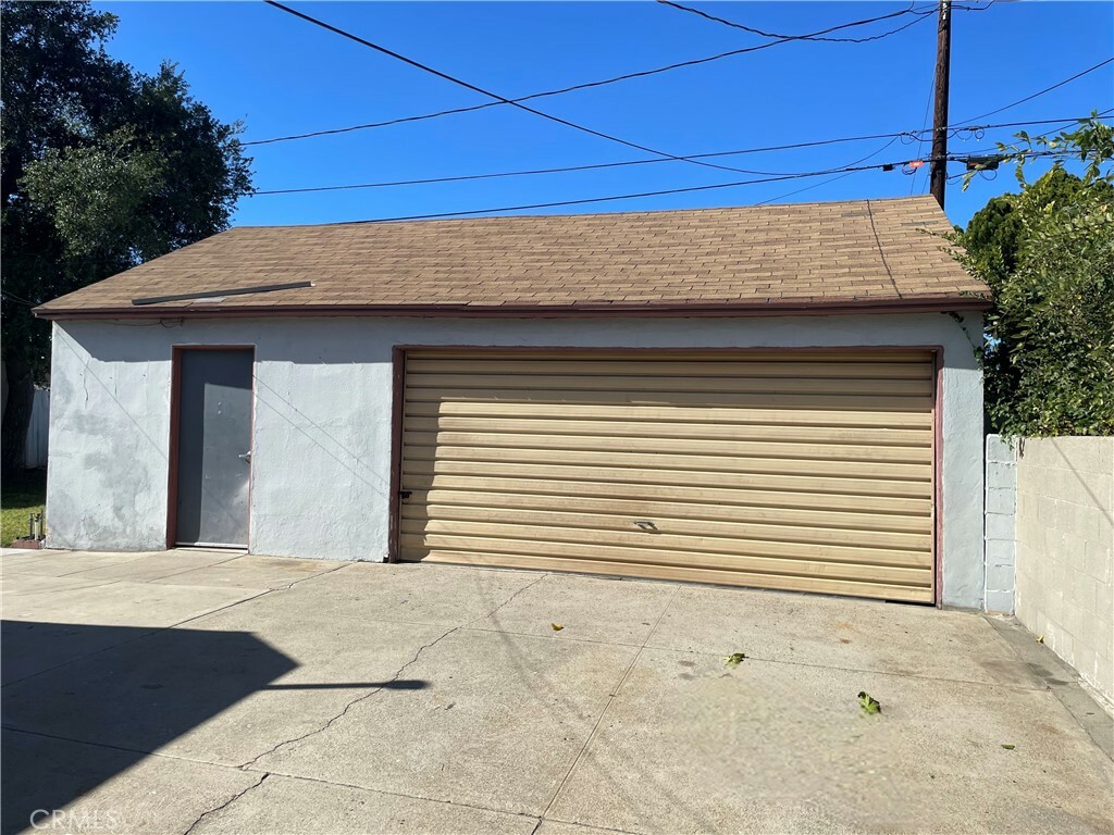 Property Photo:  2203 N Keystone Street  CA 91504 