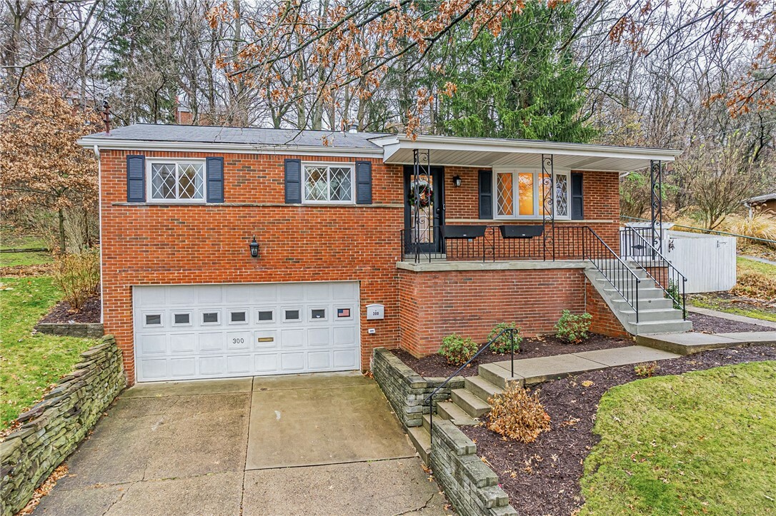 Property Photo:  300 Sharon  PA 15221 