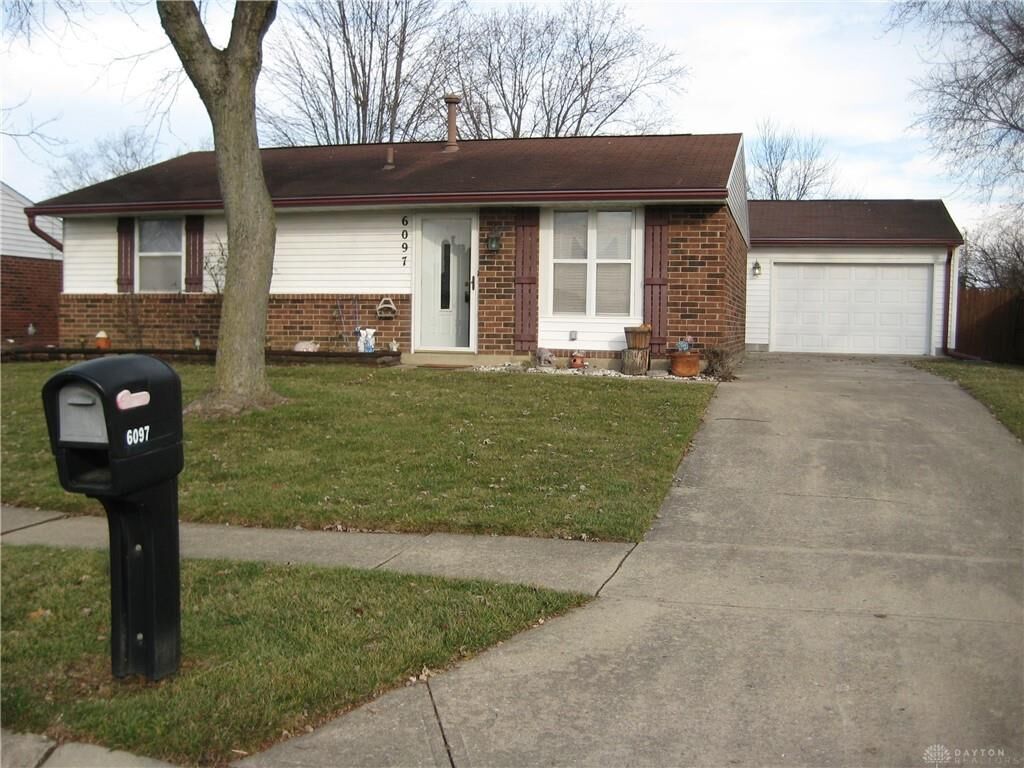 Property Photo: 6097 Green Knolls Drive OH 45424