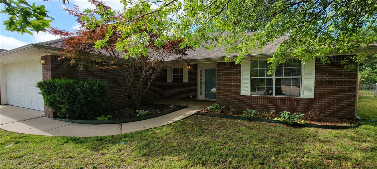 Property Photo:  1300 SE 22nd Street  AR 72712 