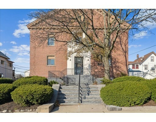 Property Photo: 14 Locust Street 3F MA 02149