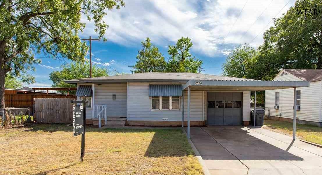 Property Photo: 2505 Inglewood Drive TX 76301