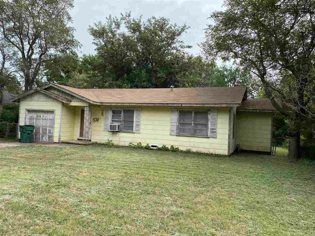 Property Photo:  507 Harriett Street  TX 76354-3015 