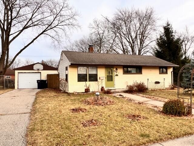 Property Photo:  1400 Macarthur Dr  WI 53548 