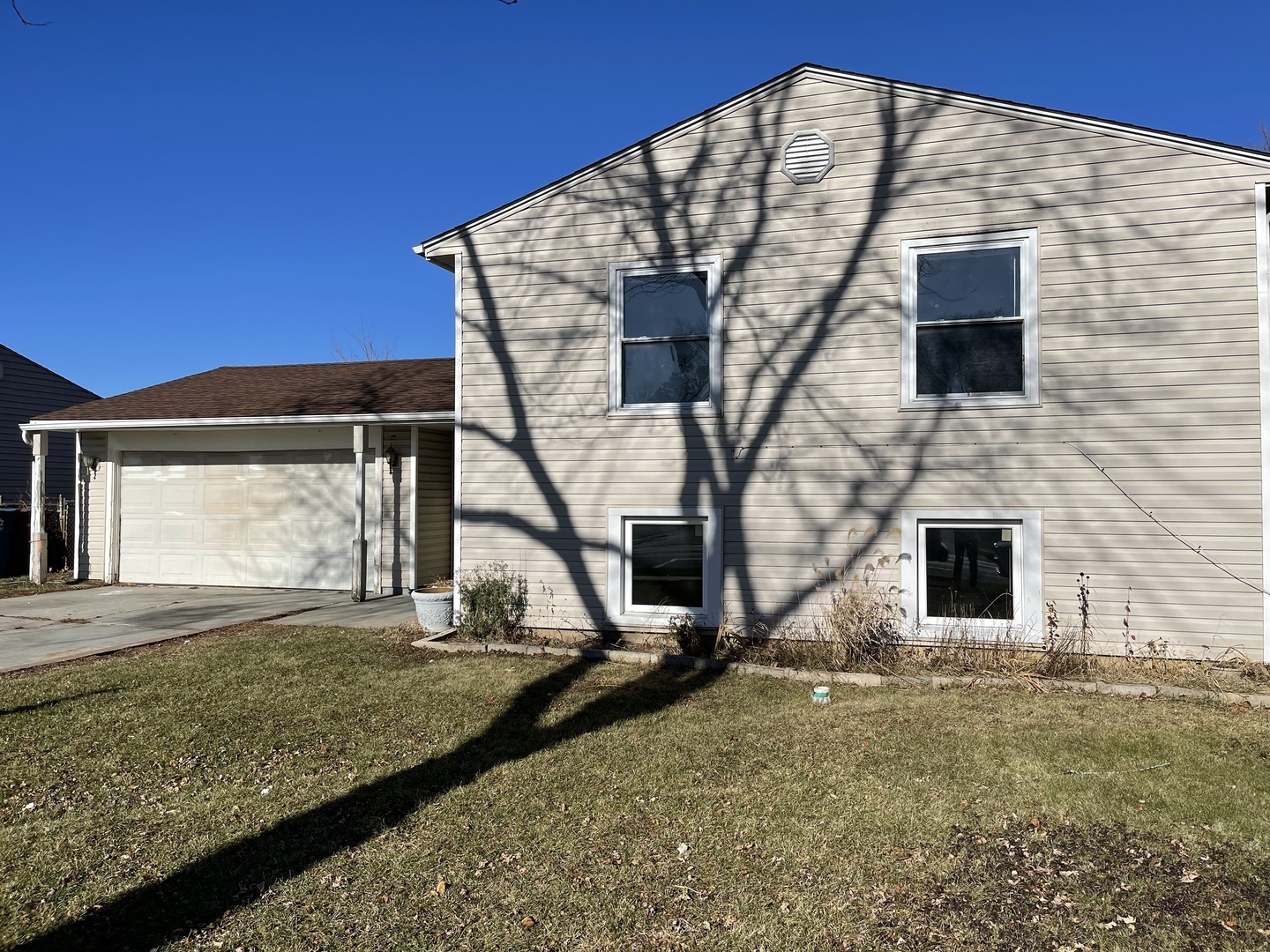 Property Photo: 86 Armitage Avenue IL 60139