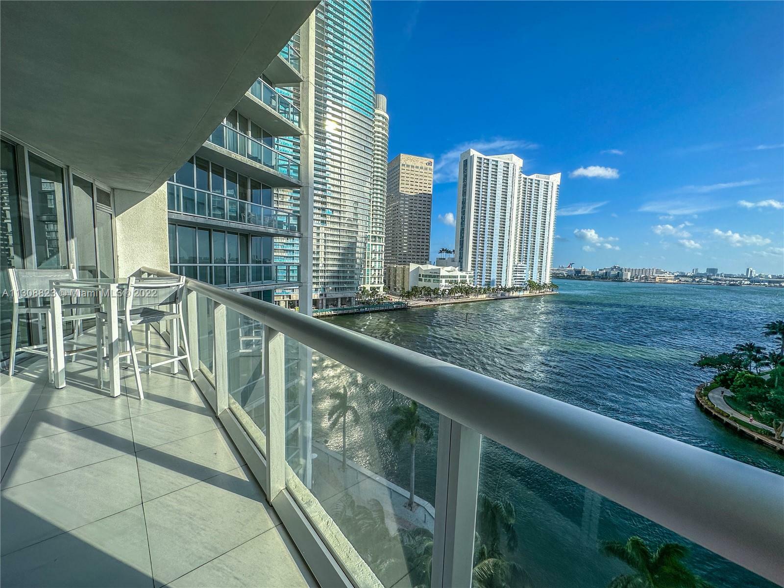 Property Photo:  465 Brickell Ave 916  FL 33131 