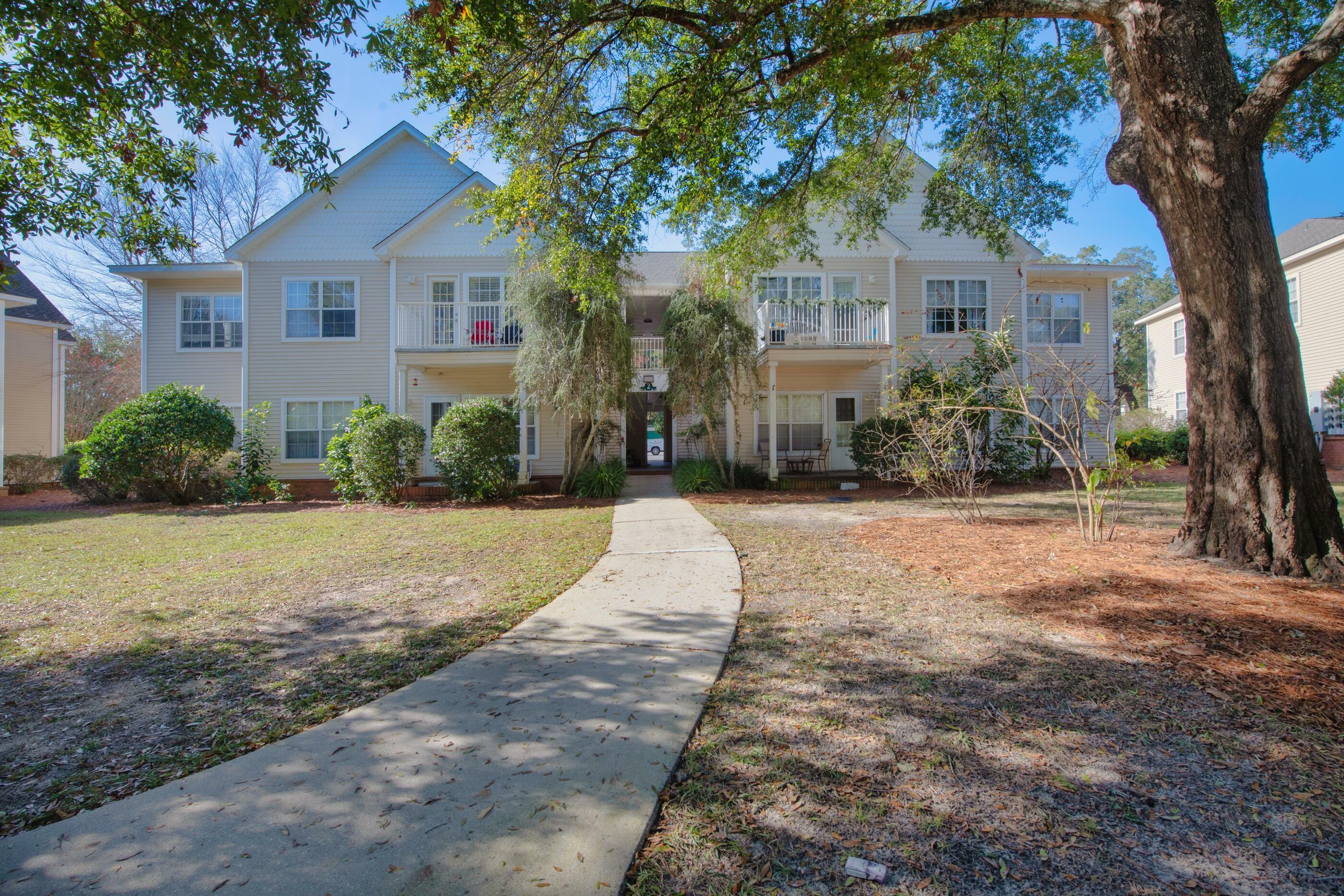 Property Photo:  1501 N Partin Drive Unit 112  FL 32578 