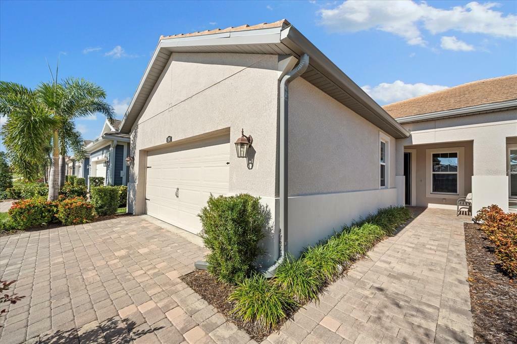 Property Photo:  11960 Tapestry Lane  FL 34293 