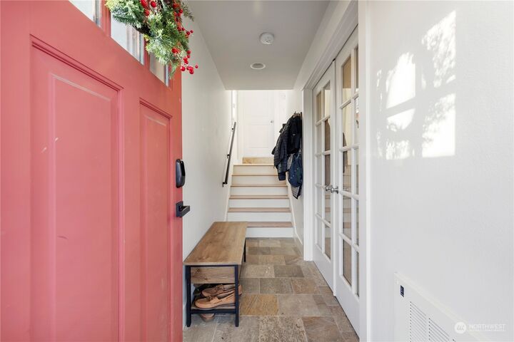 Property Photo:  1833 26th Avenue  WA 98122 