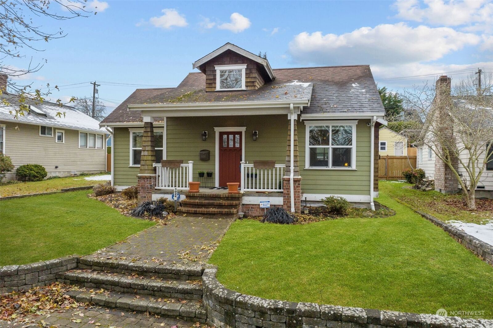 Property Photo: 1024 Wetmore Avenue WA 98201