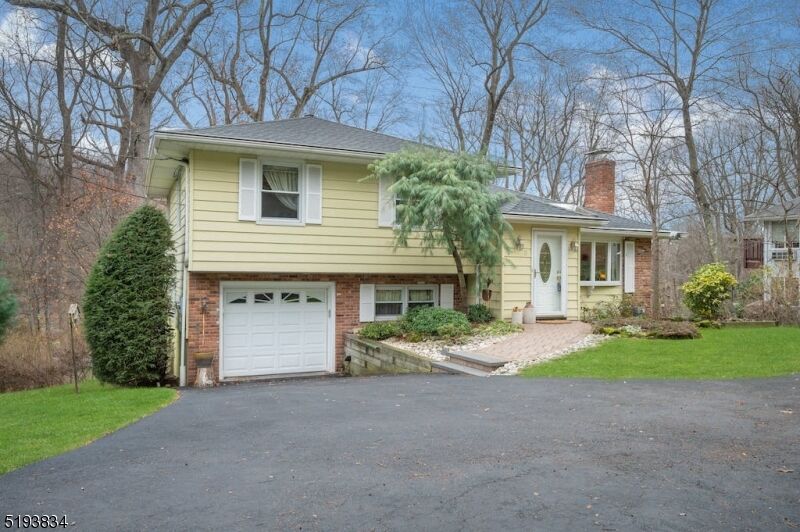 Property Photo:  3 Parkview Plz  NJ 07960 