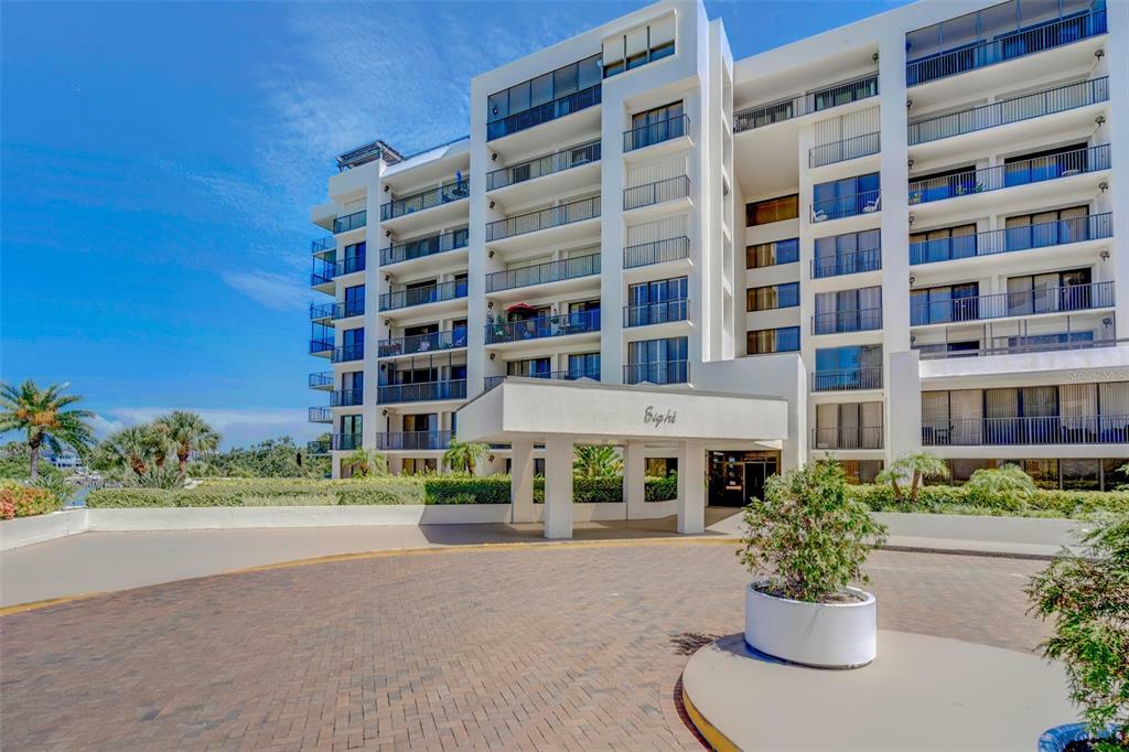 Property Photo: 8 Belleview Boulevard 703 FL 33756