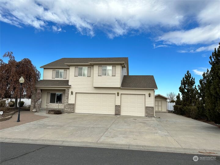 Property Photo:  9460 Albert Way SE  WA 98837 