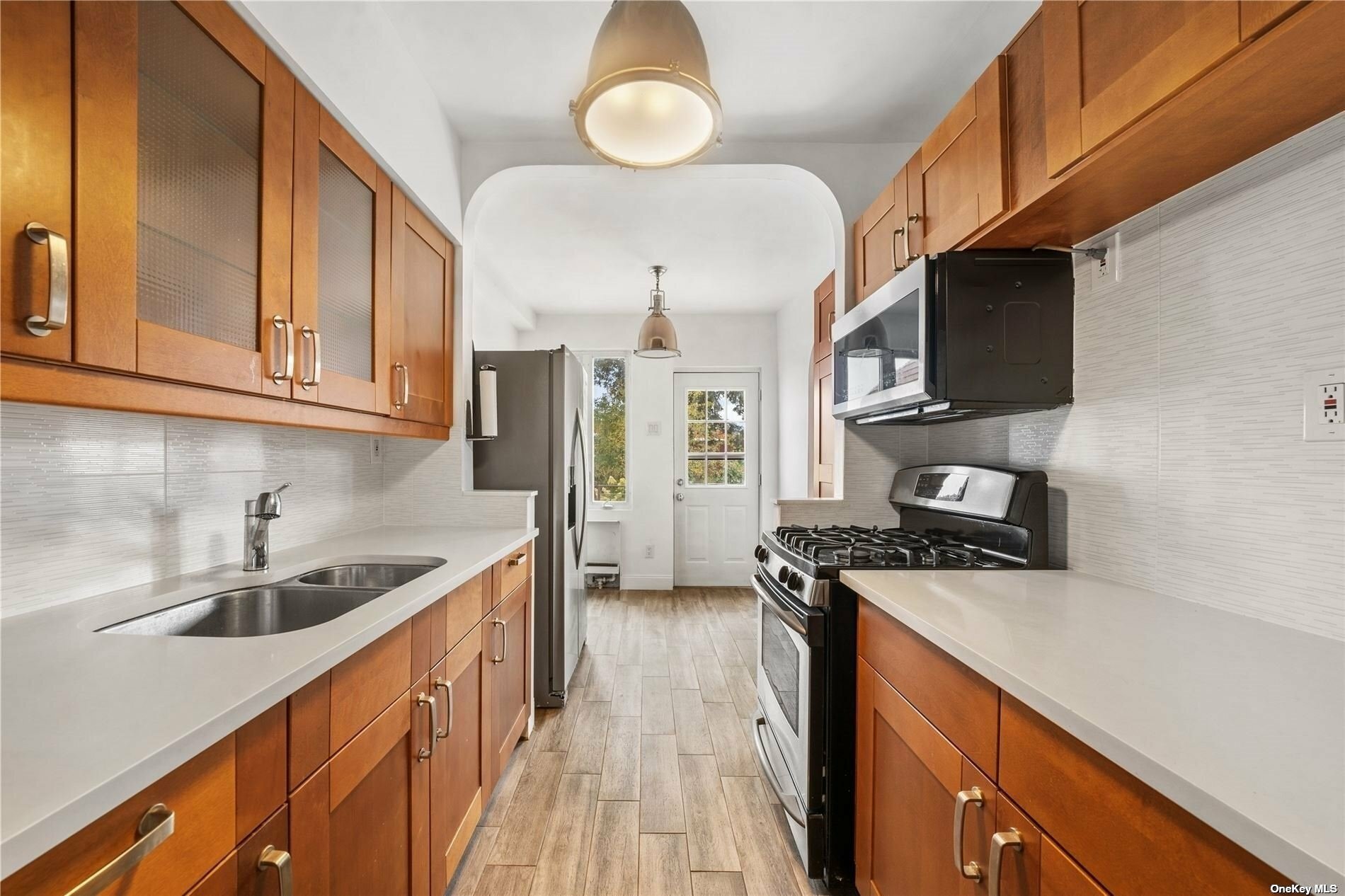 Property Photo:  3333 Pearsall Avenue 2  NY 10469 