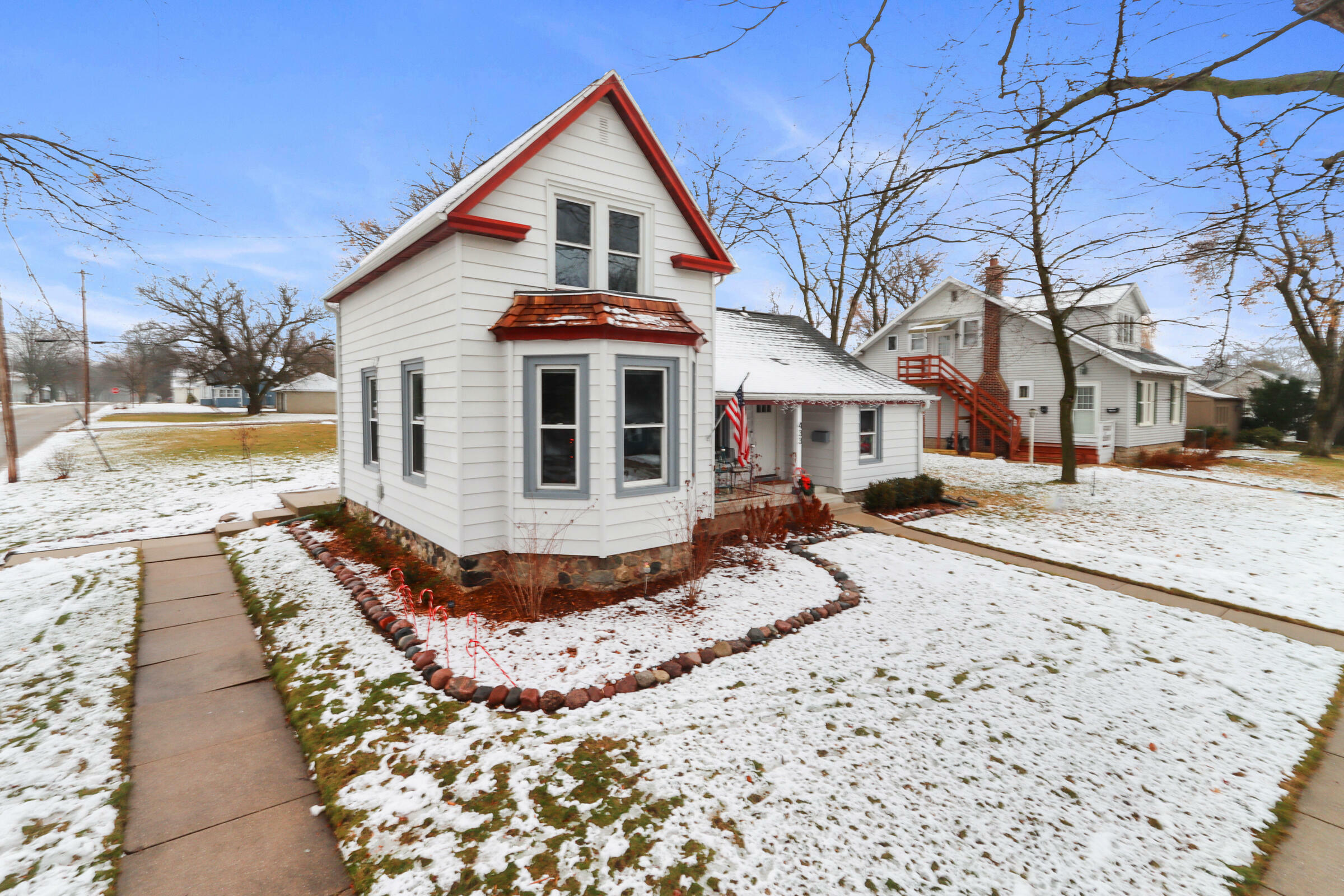 Property Photo:  433 Water St  WI 53147 