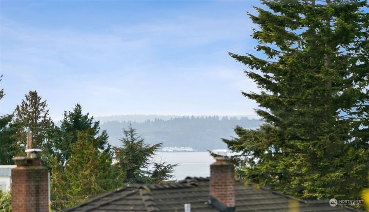Property Photo: 6616 Fauntleroy Way SW WA 98136