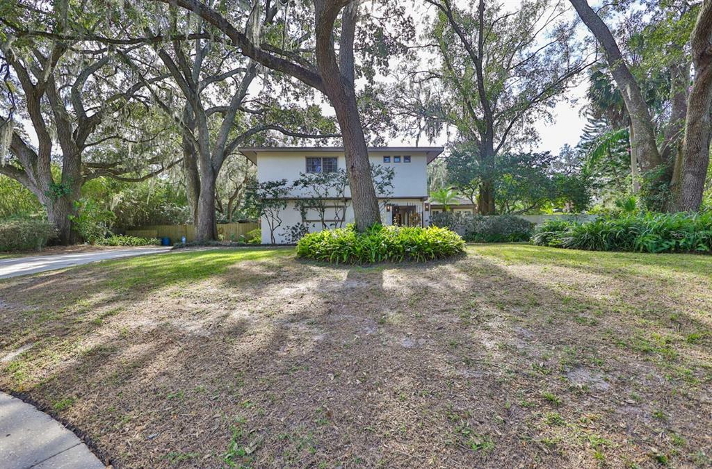 Property Photo:  6609 Whiteway Drive  FL 33617 