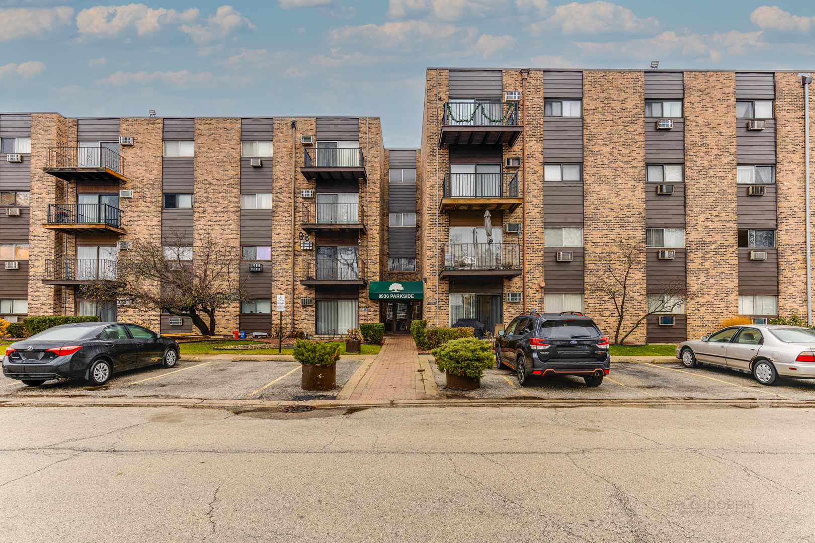 Property Photo:  8936 N Parkside Avenue 112  IL 60016 