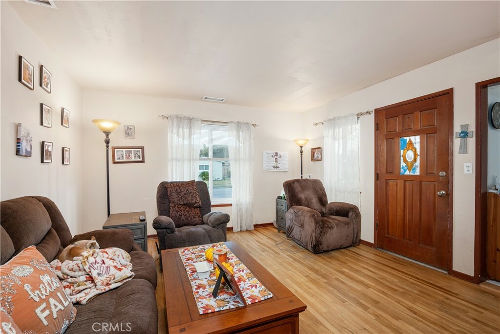 Property Photo:  13712 Chestnut Street  CA 92683 