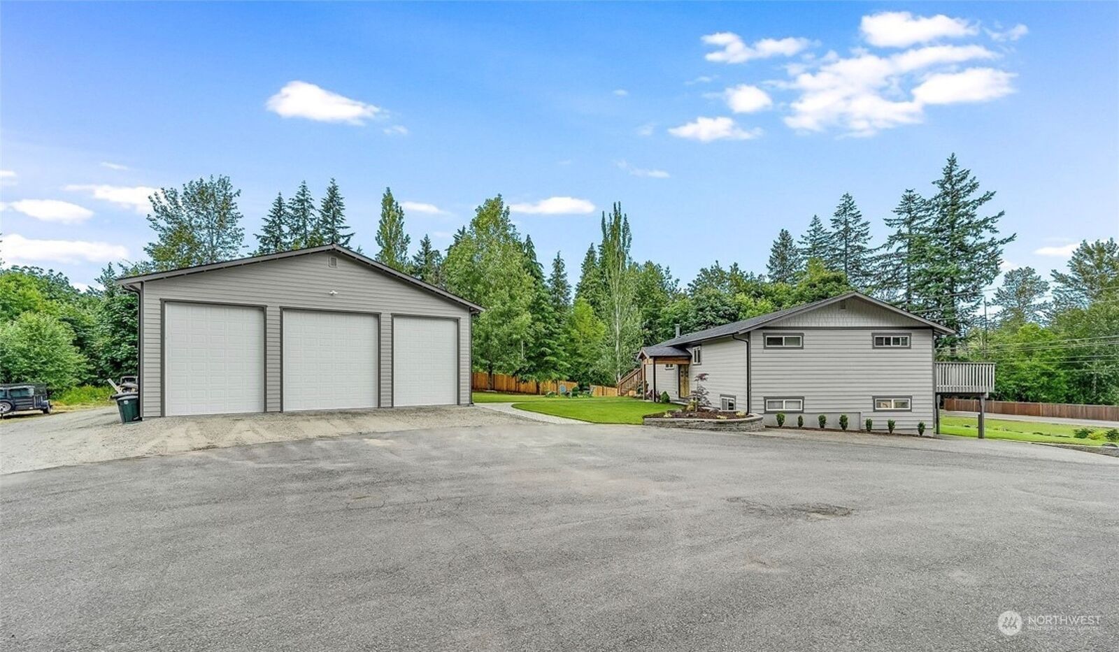 Home for sale in Lake Tapps 18121 10th Street Ct E, Lake Tapps, WA 98391