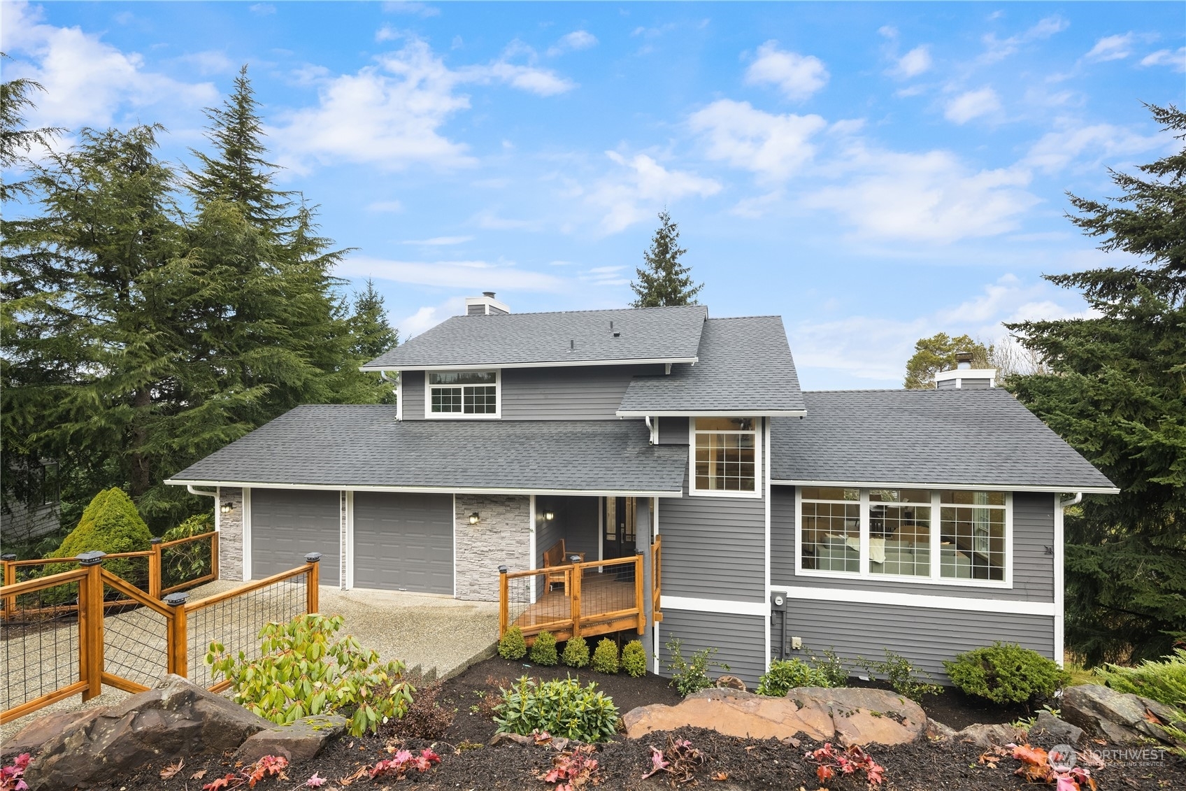 Property Photo:  4219 136th Place SE  WA 98006 