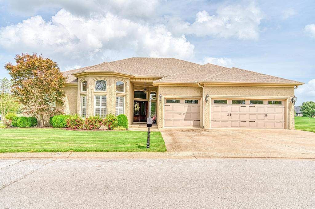 Property Photo: 209 Cottonwood Run AL 35631