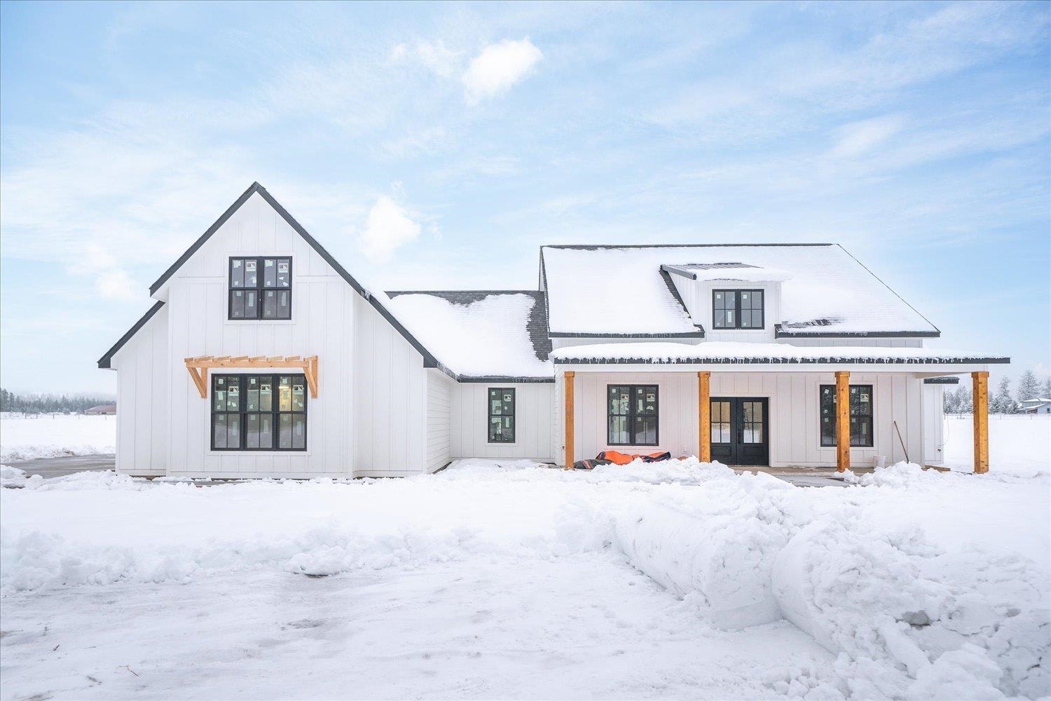 Property Photo: 9202 S Spotted Rd WA 99004
