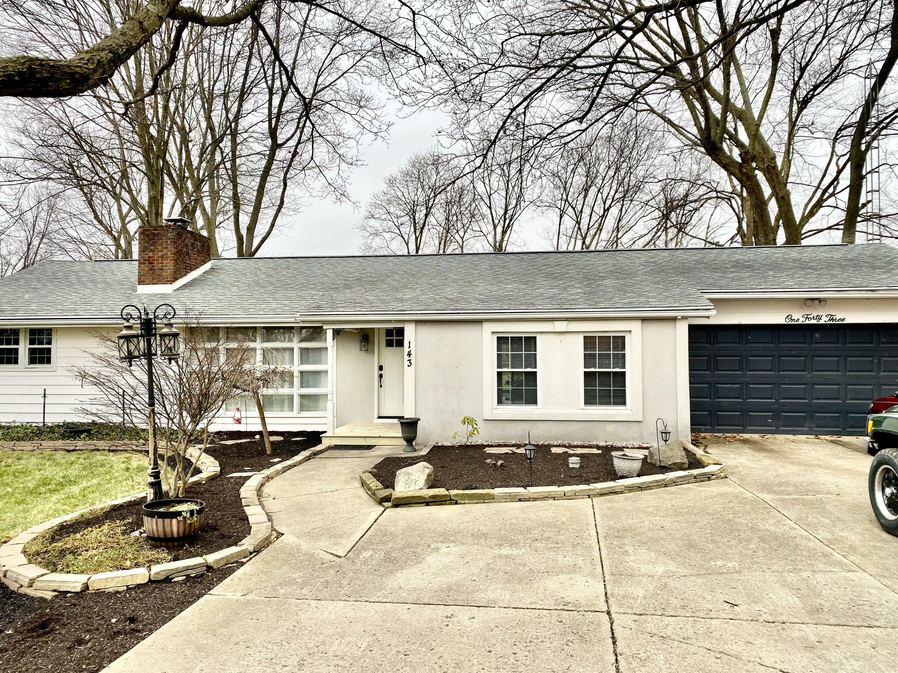 143 Ravenwood Drive  Springfield OH 45504 photo