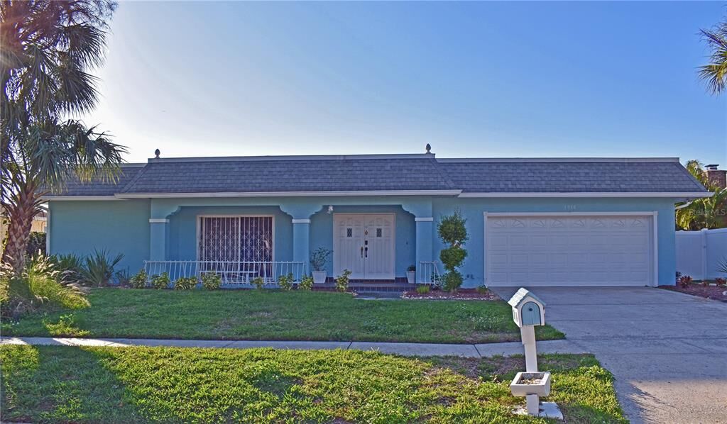 Property Photo:  3918 Doral Drive  FL 33634 