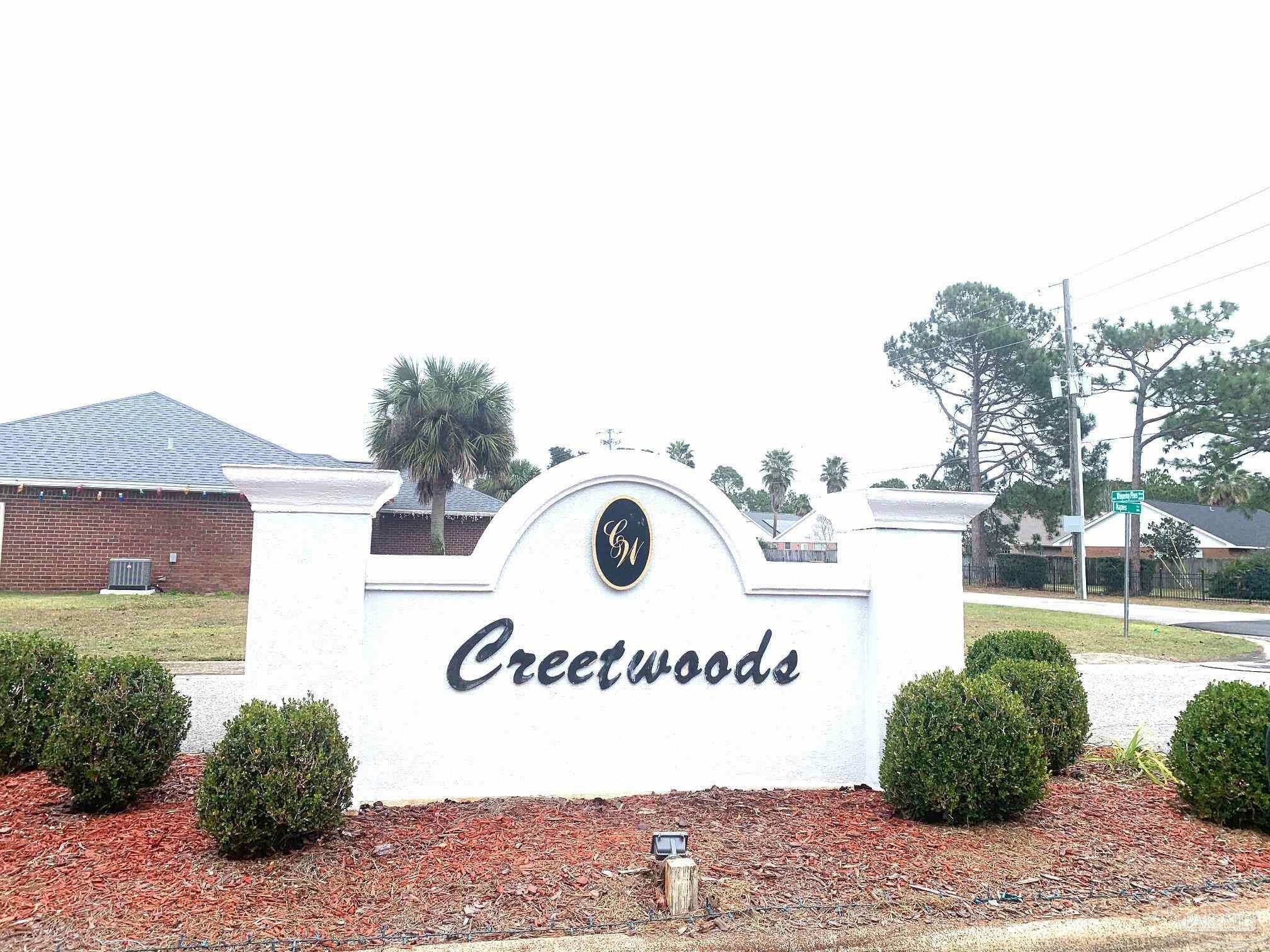 Property Photo: 9564 Naples Ln FL 32566