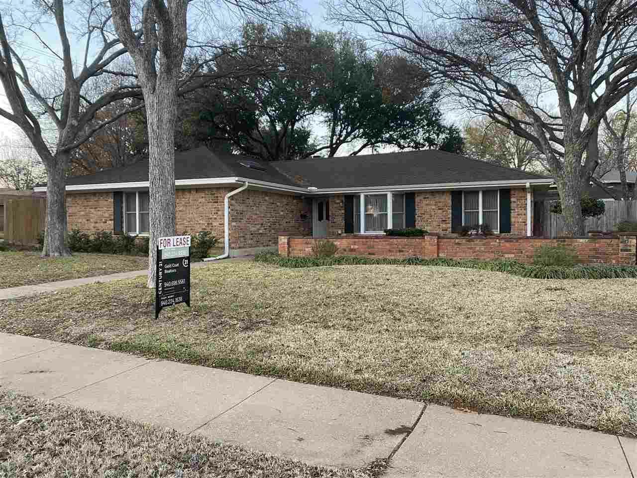 Property Photo: 2416 Merrimac Drive TX 76308