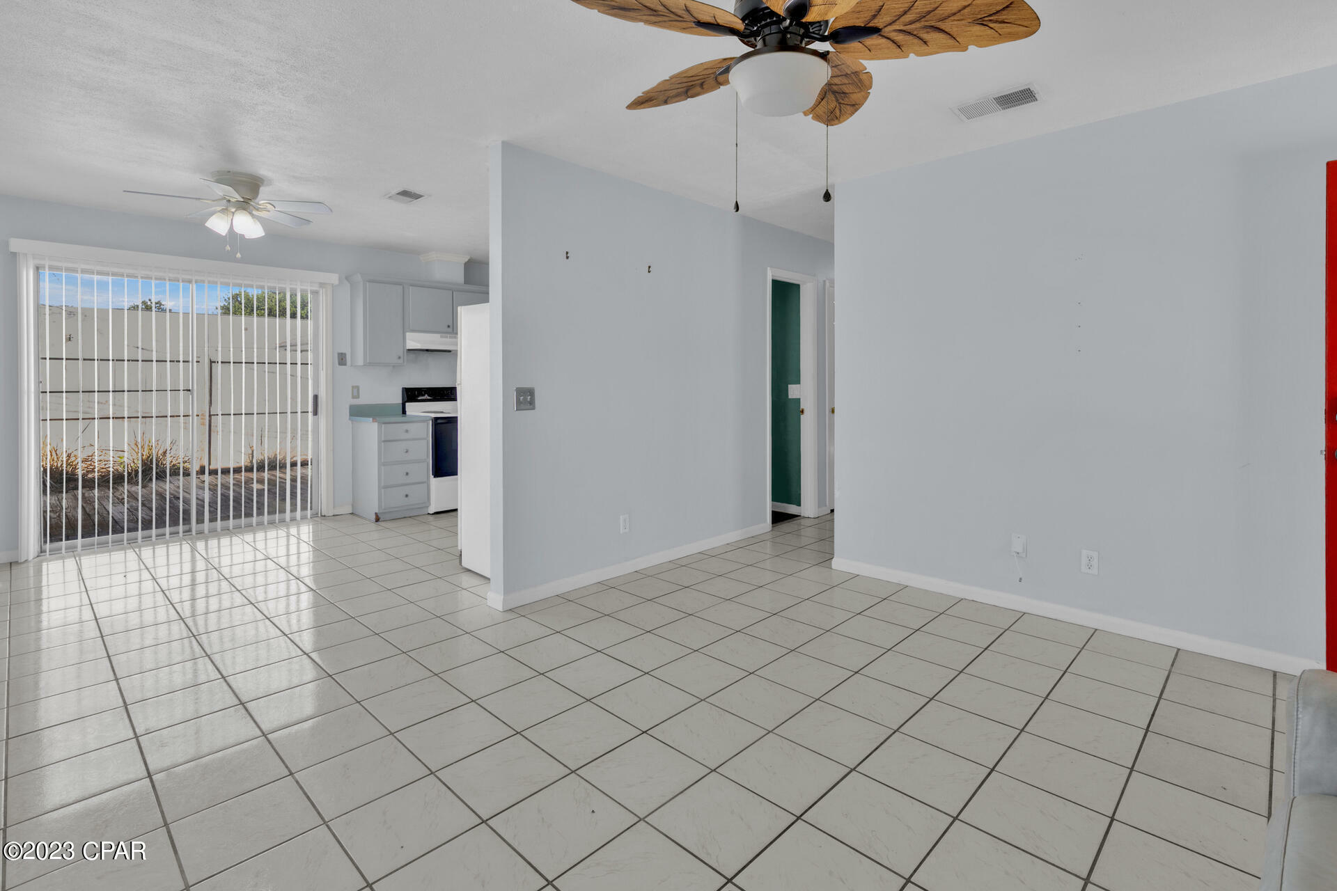 Property Photo: 221 N El Centro Boulevard FL 32413
