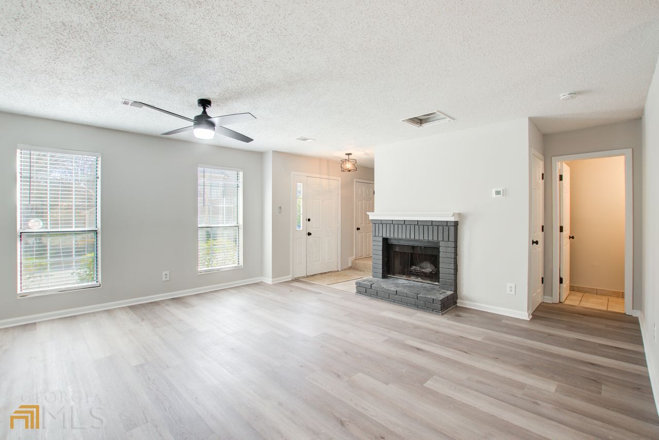 Property Photo:  116 Belmonte Drive SW  GA 30311 