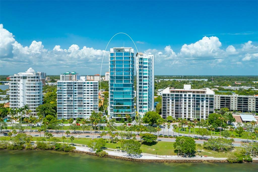 Property Photo: 605 S Gulfstream Avenue Ph 18 FL 34236