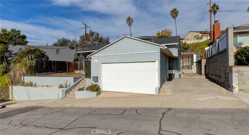 Property Photo:  2211 Fisher Court  CA 90278 