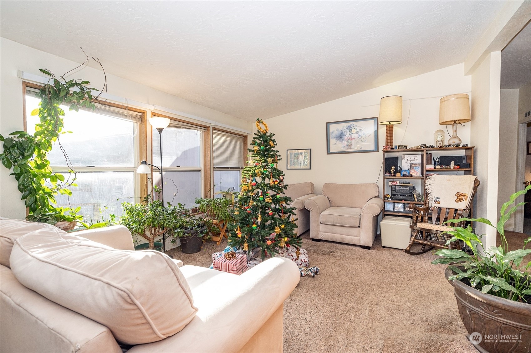 Property Photo:  400 W Walnut Street  WA 98596 