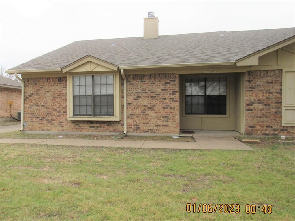 Property Photo: 2406 Ventura Drive TX 76015
