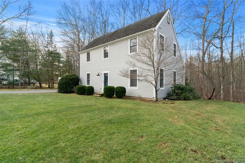 Property Photo:  23 Warwickshire Drive  CT 06419 