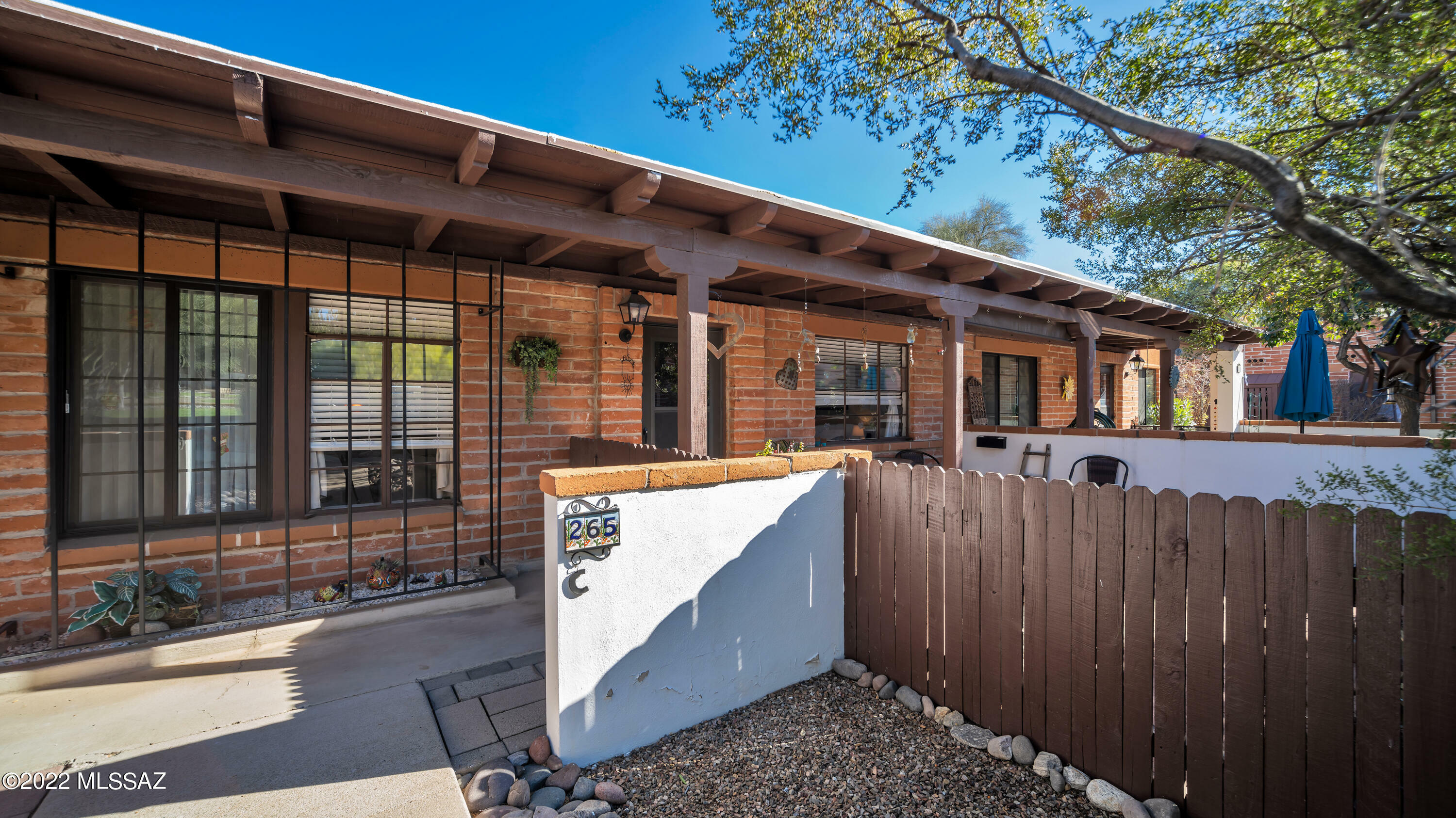 Property Photo:  265 S Paseo Sarta C  AZ 85614 