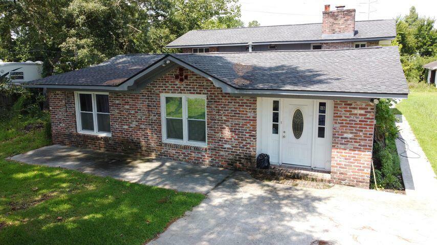 Property Photo:  114 Berkeley Circle  SC 29483 