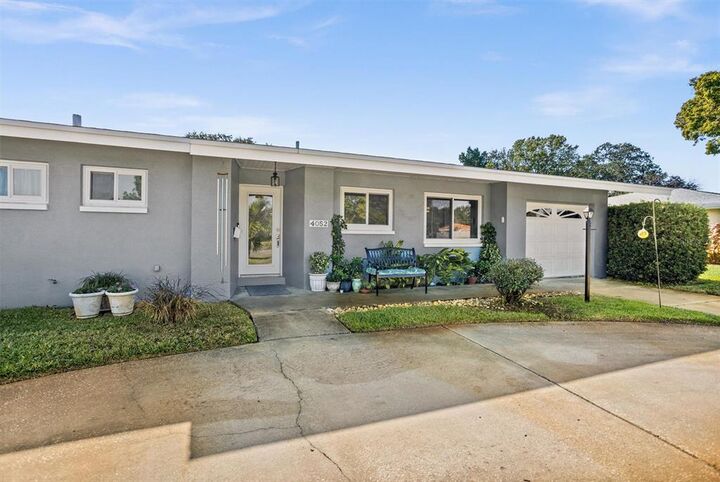 Property Photo: 4052 22nd Avenue N FL 33713