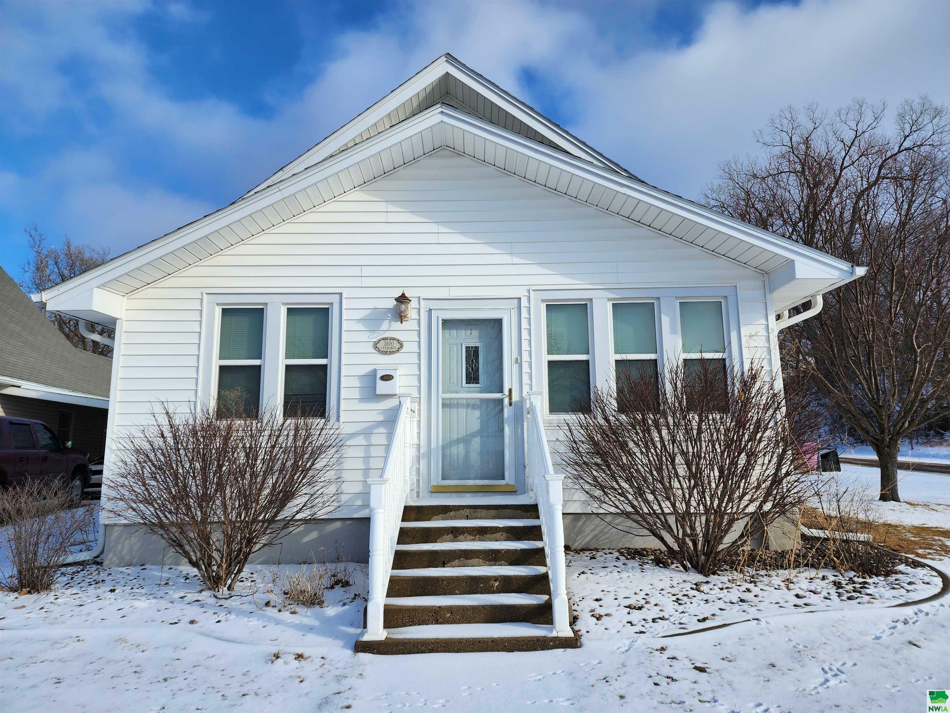 Property Photo:  3500 Jennings St  IA 51104 