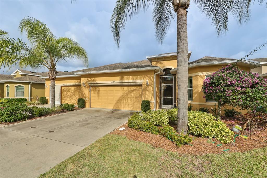 Property Photo: 2307 Oakley Green Drive FL 33573