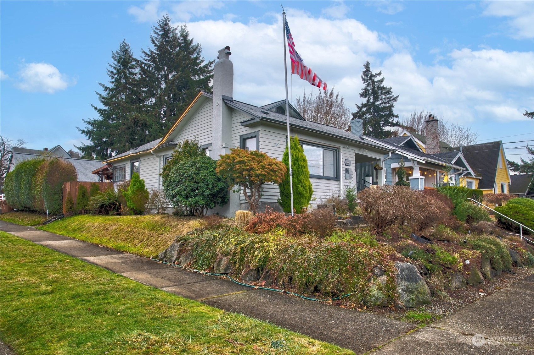 Property Photo:  5001 S L Street  WA 98408 