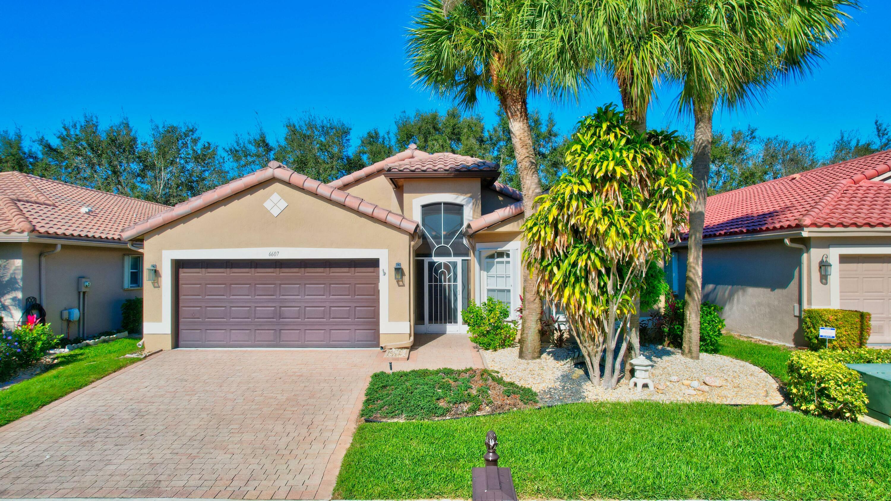 Property Photo:  6607 Sherbrook Drive  FL 33437 